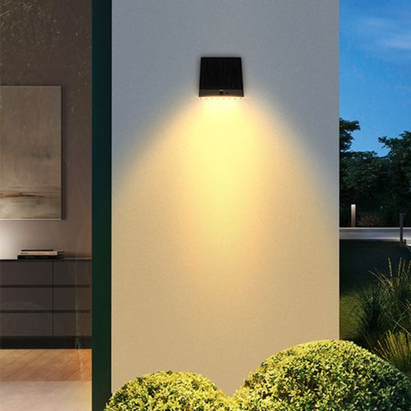 Zeta Solar Wall Light